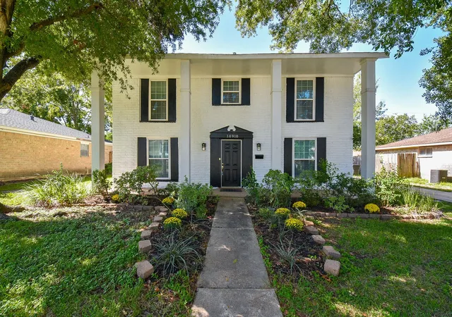 1st image of 10910 Sagevale Ln, Houston, TX 77089 | MLS# 56689290
