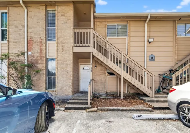 Listing Photo 5 - Condo for sale in building located at 1505 Ward Rd, Baytown, TX 77520 - Unit #214