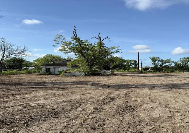 Photo 3 of Land for sale at 4905 Fuqua St, Houston, TX 77048 | MLS# 3209214 | Listing updated on 2026-09-15