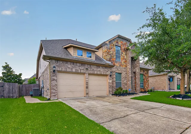 Photo 3 of Single family home for sale at 22710 Wixford Ln, Tomball, TX 77375 | MLS# 26142195 | Listing updated on 2026-09-26