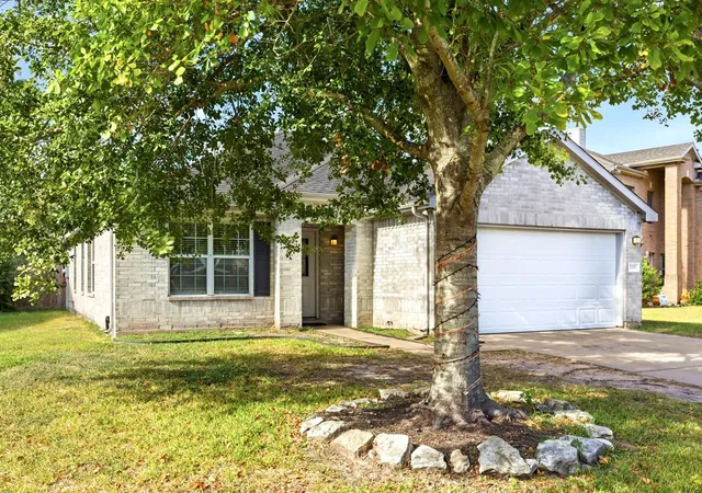 Photo 3 of Sale Pending at 2410 Braypark Ln, Katy, TX 77450 | MLS# 32321676 | Listing updated on 2026-07-17