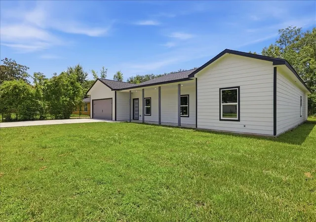 2nd image of 3331 Aster St, Orange, TX 77632 | MLS# 46232390