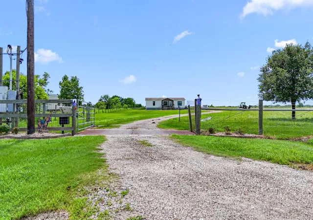 Homes for sale in Damon, TX | 22360 640, Damon, TX 77430 | MLS# 76216019