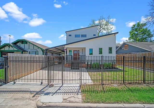 Photo 3 of Single family home for sale at 601 Cottage St, Houston, TX 77009 | MLS# 34664779 | Listing updated on 2026-09-24