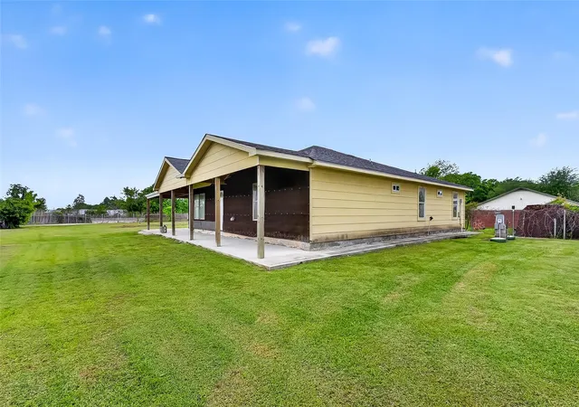 Photo 2 of Single family home for sale at 6014 Linda Dr, Rosharon, TX 77583 | MLS# 88551319 | Listing updated on 2026-09-07