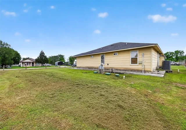 Photo 2 of Single family home for sale at 6014 Linda Dr, Rosharon, TX 77583 | MLS# 88551319 | Listing updated on 2026-09-07