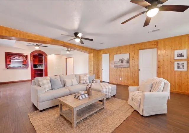 Photo 4 of Single family home for sale at 6014 Linda Dr, Rosharon, TX 77583 | MLS# 88551319 | Listing updated on 2026-09-07