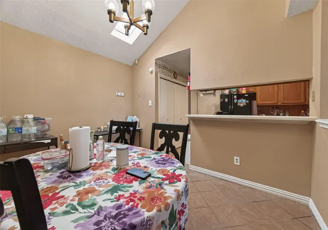 5th image of 12427 S Rachlin Cir, Houston, TX 77071 | MLS# 10397046
