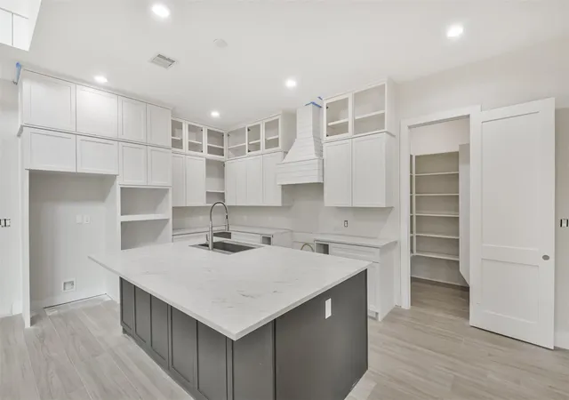 Photo 1 of Single family home for sale at 40 Trellis Ct, Conroe, TX 77304 | MLS# 32028321 | Listing updated on 2026-08-13