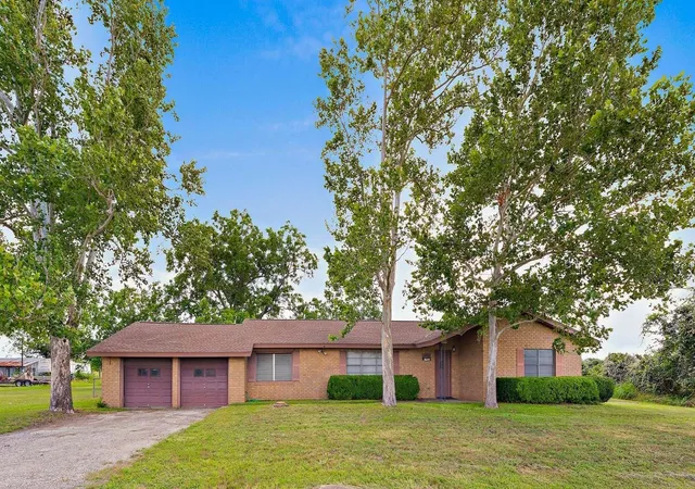 Homes for sale in La Grange, TX | 3644 W State Hwy 71 Hwy, La Grange, TX 78945 | MLS# 85505895