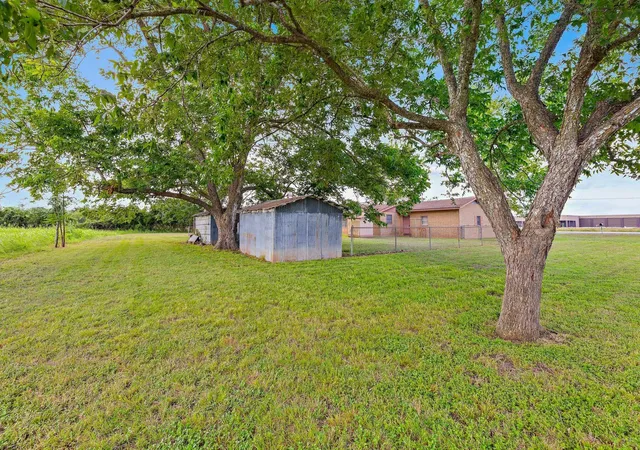 Homes for sale in La Grange, TX | 3644 W State Hwy 71 Hwy, La Grange, TX 78945 | MLS# 85505895