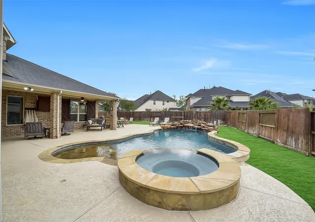 Photo 1 of Single family home for sale at 28303 Island Manor Ln, Fulshear, TX 77441 | MLS# 92008336 | Listing updated on 2026-09-05