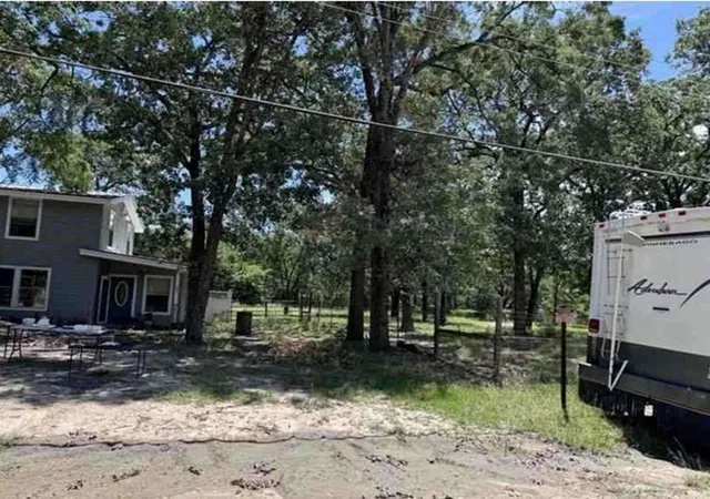 Photo 3 of Single family home for sale at 104 Shady Shrs Dr, Mabank, TX 75156 | MLS# 33061765 | Listing updated on 2026-07-11