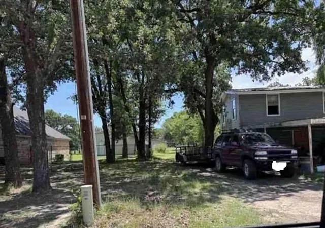 Photo 4 of Single family home for sale at 104 Shady Shrs Dr, Mabank, TX 75156 | MLS# 33061765 | Listing updated on 2026-07-11