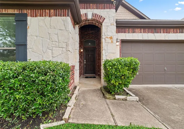 Photo 3 of Sale Pending at 4914 Keegan Run Dr, Houston, TX 77084 | MLS# 29183482 | Listing updated on 2026-09-21