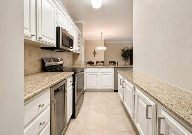 Homes for sale in Houston, TX | 2100 Welch St, Houston, TX 77019