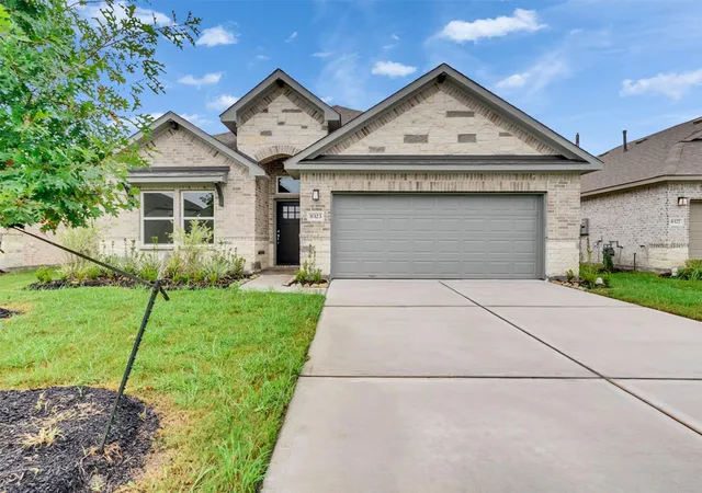 Photo 1 of Single family home for sale at 8323 Amber Summit Ln, Angleton, TX 77515 | MLS# 61849506 | Listing updated on 2026-09-17