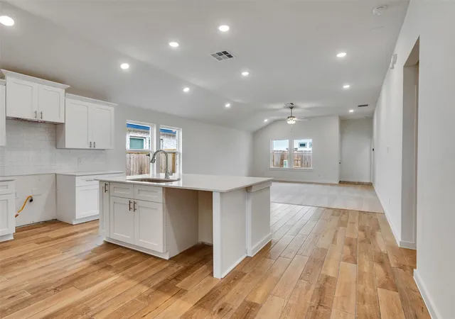 Photo 3 of Single family home for sale at 8323 Amber Summit Ln, Angleton, TX 77515 | MLS# 61849506 | Listing updated on 2026-09-17