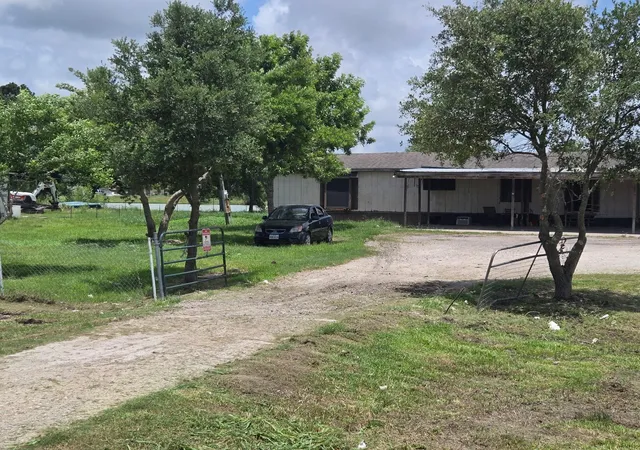 3rd image of 8235 County Road 128, Alvin, TX 77511 | MLS# 8939995