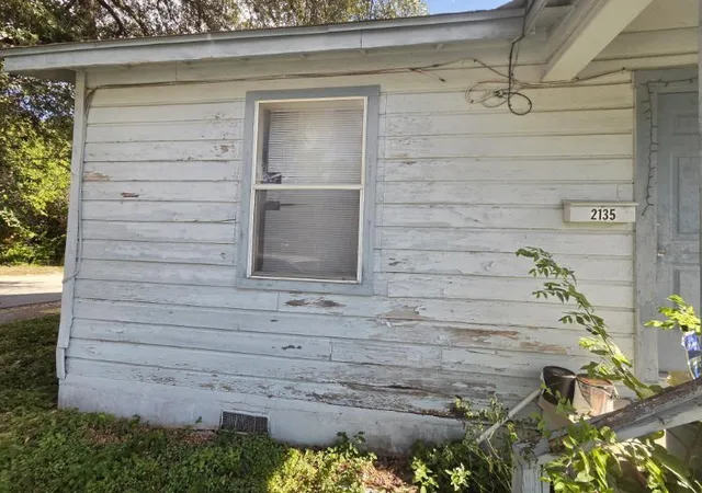 Photo 3 of Single family home for sale at 2135 W Wildwood Dr, San Antonio, TX 78201 | MLS# 10206753 | Listing updated on 2026-09-08