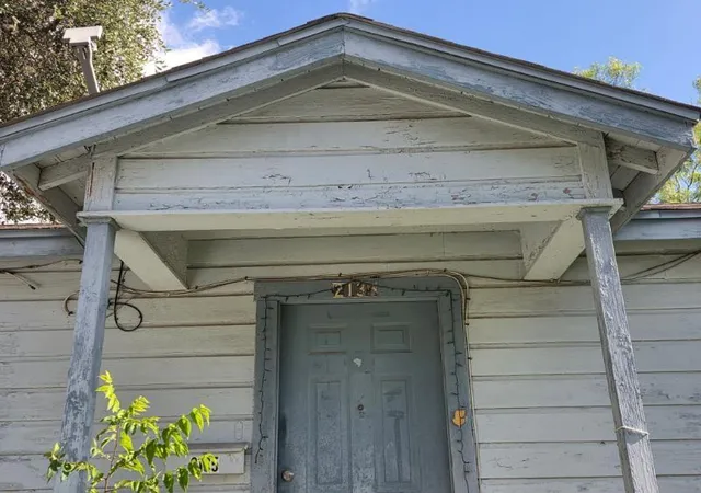 Photo 4 of Single family home for sale at 2135 W Wildwood Dr, San Antonio, TX 78201 | MLS# 10206753 | Listing updated on 2026-09-23