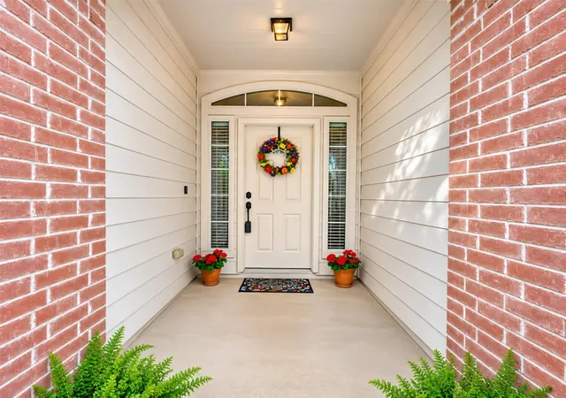 2nd image of 4027 Bentwood Dr, Dickinson, TX 77539 | MLS# 85397138