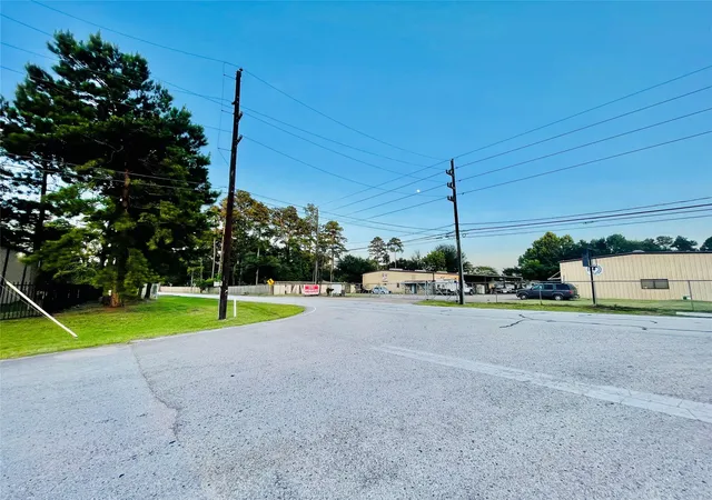 9th image of 0 Park Pl Dr, Tomball, TX 77377 | MLS# 74491084