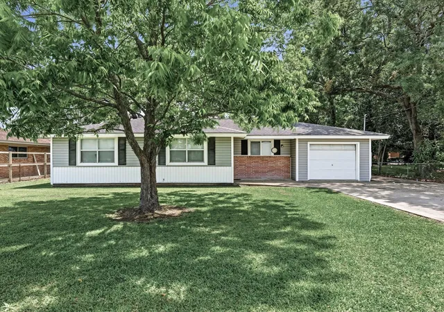 Homes for sale in Winnie, TX | 123 Ogden St, Winnie, TX 77665 | MLS# 44666067
