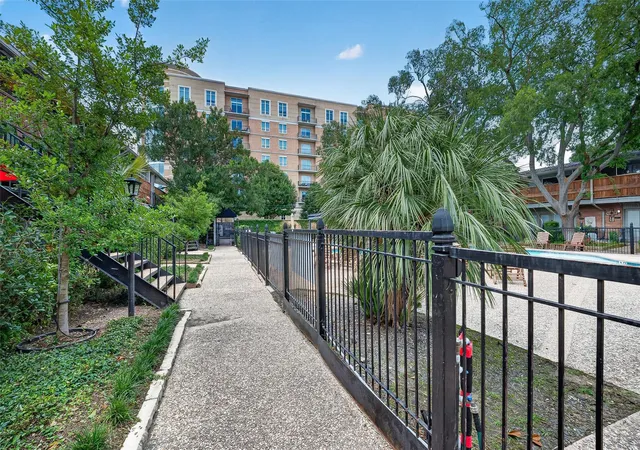 image of 3930 W Alabama St #8, Houston, TX 77027 | MLS# 20201408