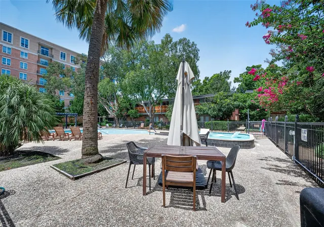 image of 3930 W Alabama St, Houston, TX 77027
