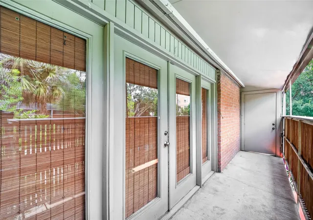 image of 3930 W Alabama St #8, Houston, TX 77027 | MLS# 20201408
