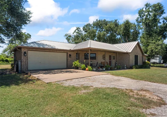 5th image of 38973 Addie Gee Rd, Hempstead, TX 77445 | MLS# 88496550