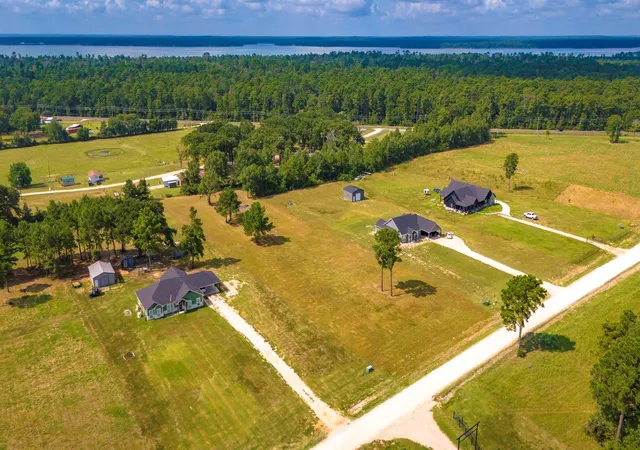 3rd image of 350 Brushy Creek Dr, Onalaska, TX 77360 | MLS# 81955624