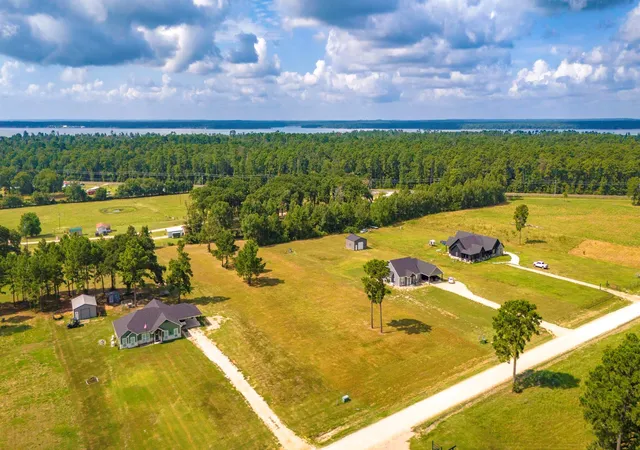 4th image of 350 Brushy Creek Dr, Onalaska, TX 77360 | MLS# 81955624