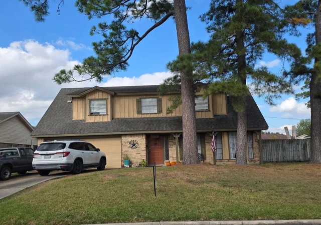 Photo 2 of Single family home for sale at 13911 Waterville Way, Houston, TX 77015 | MLS# 65303048 | Listing updated on 2026-09-22