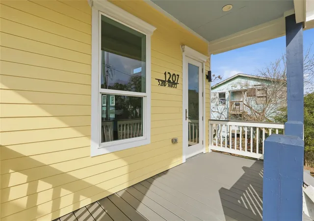 Photo 3 of Sale Pending at 1207 32nd Street, Galveston, TX 77550 | MLS# 57688780 | Listing updated on 2026-09-09