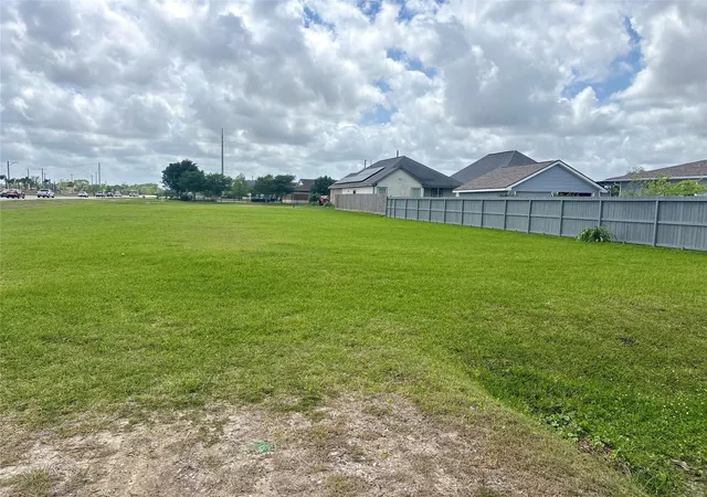 Photo 3 of Sale Pending at 0 Ohio St, League City, TX 77573 | MLS# 31194859 | Listing updated on 2026-06-29