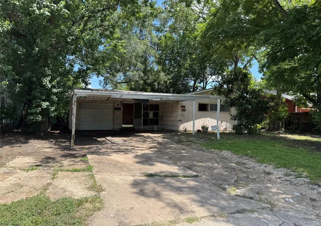 1st image of 5811 Westover St, Houston, TX 77033 | MLS# 22524494