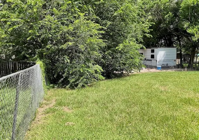 11th image of 805 E Calhoun St, El Campo, TX 77437 | MLS# 68028661
