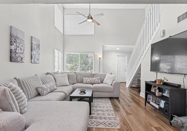 4th image of 11524 Village Pl Dr #68, Houston, TX 77077 | MLS# 25970619
