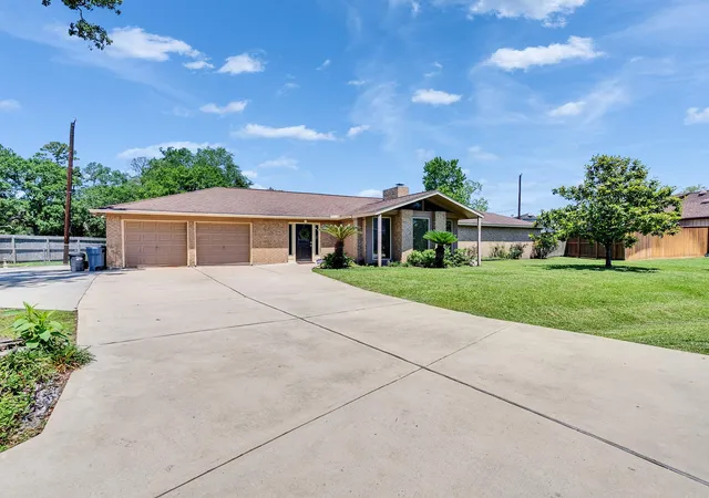 Photo 3 of Single family home for sale at 603 Casper Ct, Spring, TX 77373 | MLS# 25870003 | Listing updated on 2026-09-03