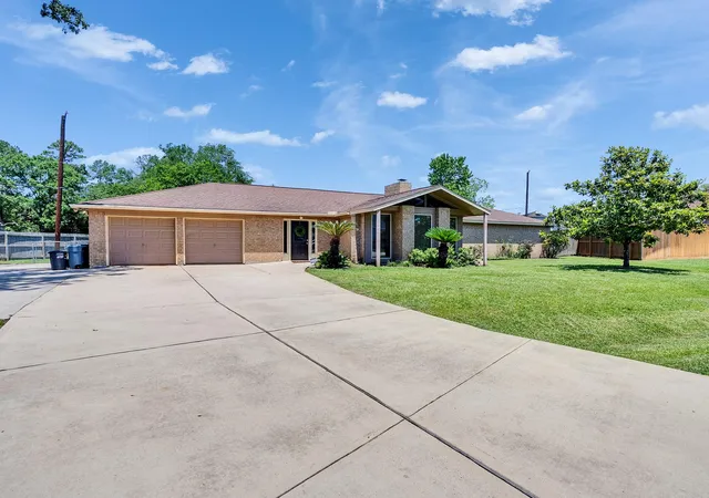Photo 3 of Single family home for sale at 603 Casper Ct, Spring, TX 77373 | MLS# 25870003 | Listing updated on 2026-09-03