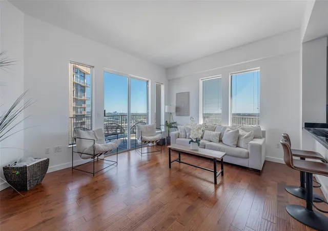 2nd image of 3505 Sage Rd #2210, Houston, TX 77056 | MLS# 60250677