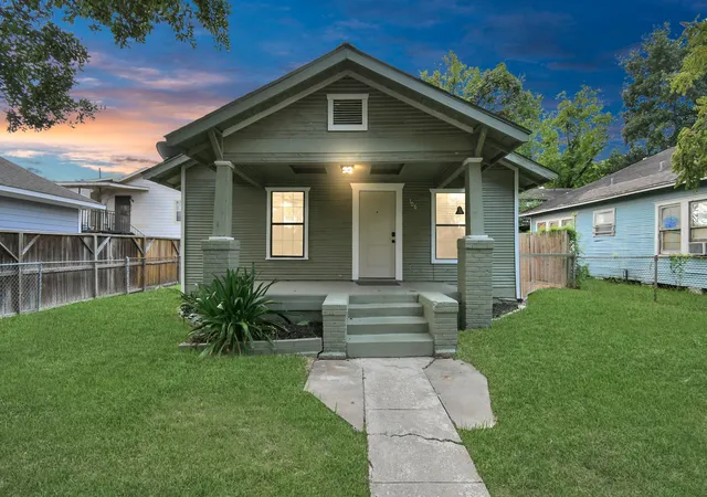 Photo 1 of Single family home for sale at 106 Kemton St, Houston, TX 77012 | MLS# 17081833 | Listing updated on 2026-08-24