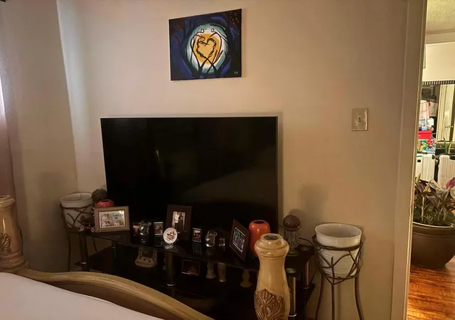 2nd image of 7925 Rampart St, Houston, TX 77081