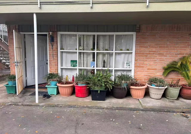 12th image of 7925 Rampart St #107, Houston, TX 77081 | MLS# 96962369