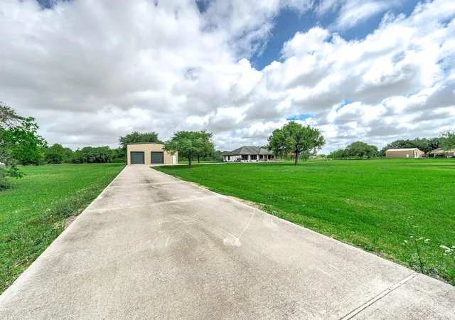 2nd image of 1095 County Road 423, Alvin, TX 77511 | MLS# 47973305