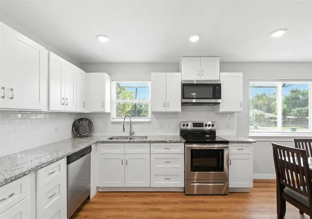 Photo 3 of Multi family home for sale at 4112 Majestic St #AB, Houston, TX 77026 | MLS# 75958821 | Listing updated on 2026-09-12