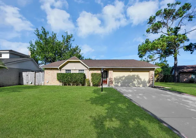 Photo 2 of Single family home for sale at 8407 Rivercross Rd, Houston, TX 77064 | MLS# 22264998 | Listing updated on 2026-09-04