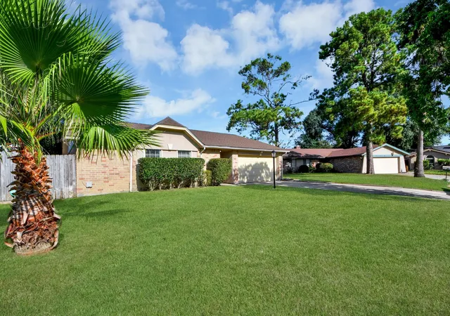 Photo 3 of Single family home for sale at 8407 Rivercross Rd, Houston, TX 77064 | MLS# 22264998 | Listing updated on 2026-09-04